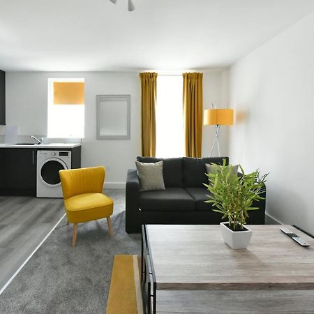 The Breath Taking Cube Aparthotel Pontefract Buitenkant foto