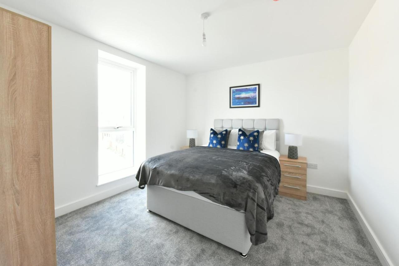 The Breath Taking Cube Aparthotel Pontefract Buitenkant foto