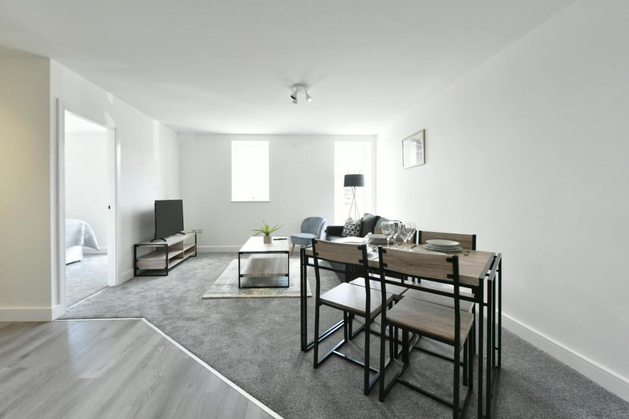 The Breath Taking Cube Aparthotel Pontefract Buitenkant foto