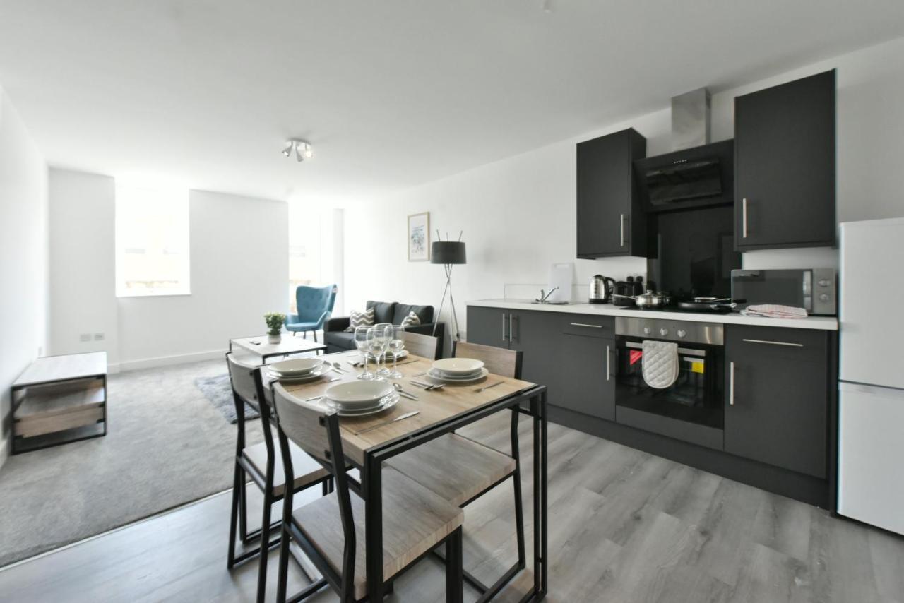 The Breath Taking Cube Aparthotel Pontefract Buitenkant foto