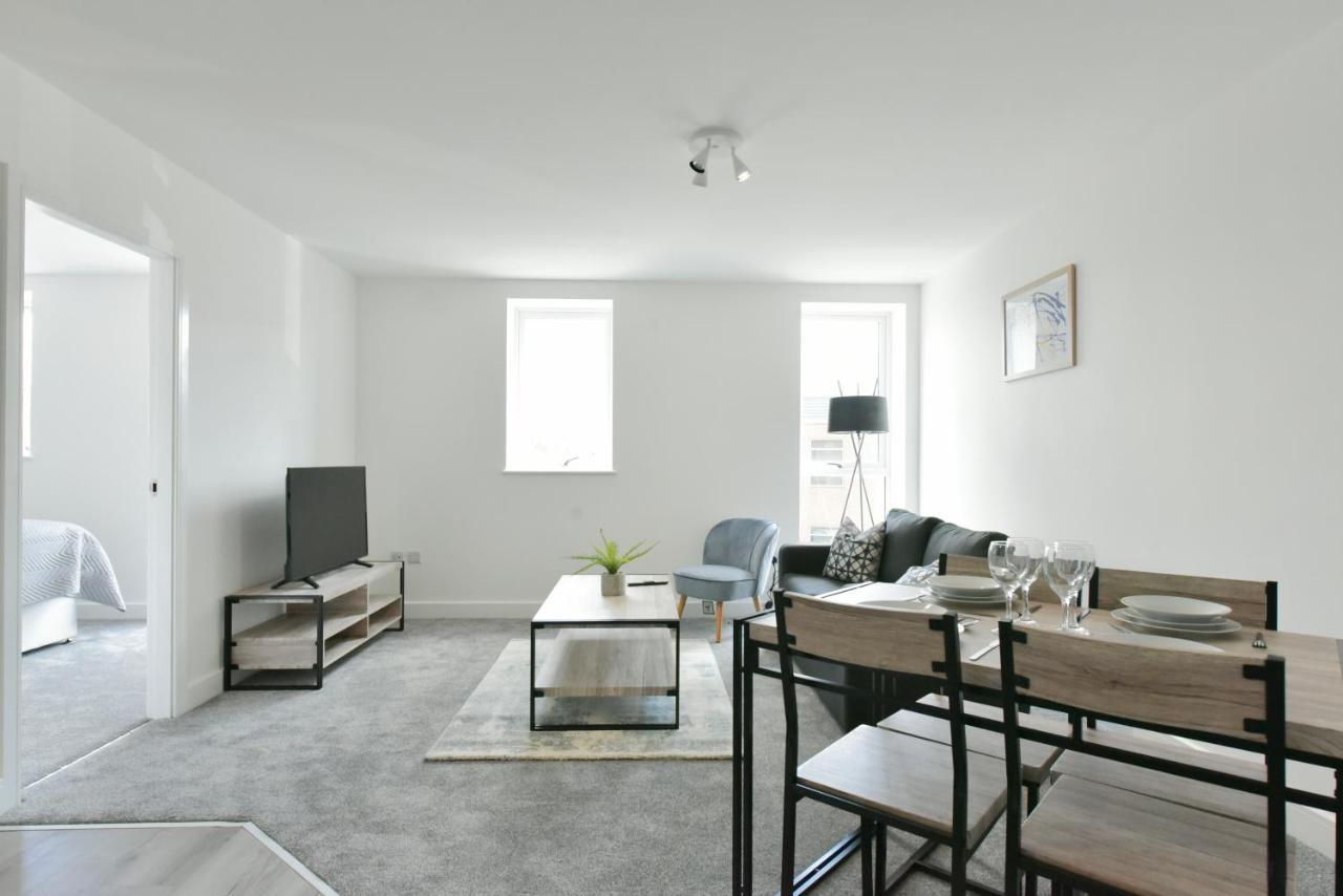 The Breath Taking Cube Aparthotel Pontefract Buitenkant foto